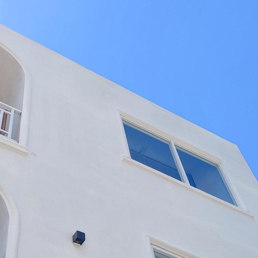 The Riton Hotel Tigaras Exterior photo